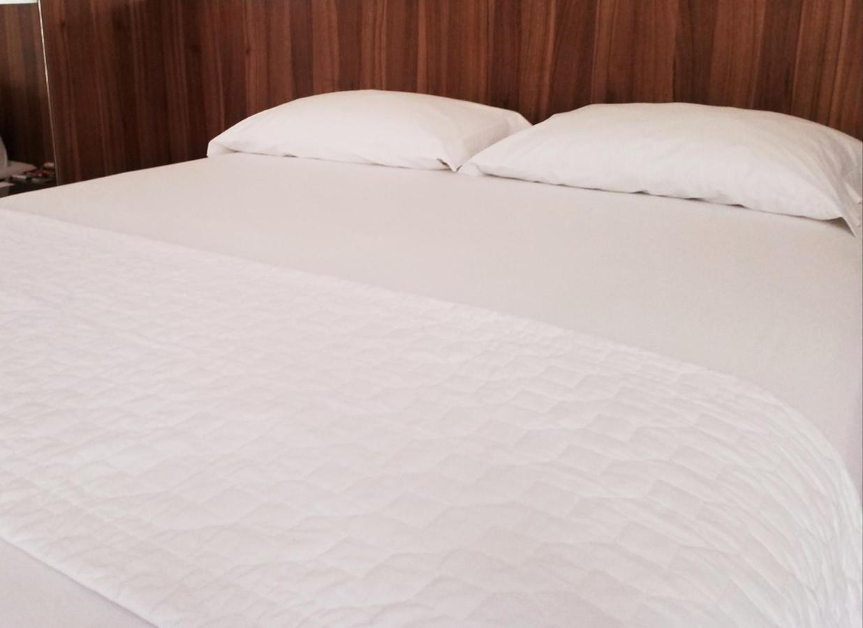 Luv Motel ジョインヴィレ エクステリア 写真